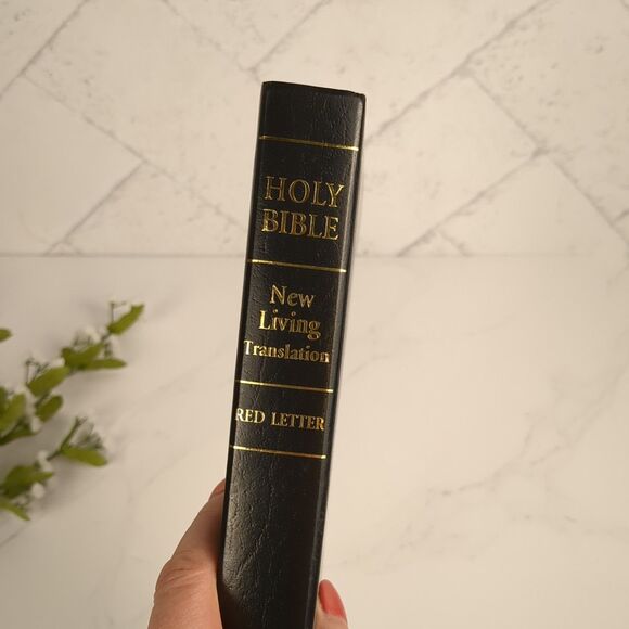 Holy Bible New Living Translation Red Letter Tyndale Gift & Award Edition 1997 - Picture 2 of 11